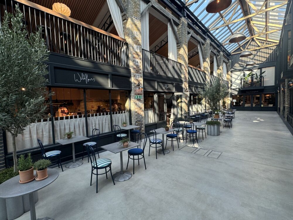 Newson's Yard, London, Pimlico Road, TESS 100 Blinds Refurbished building, retail, destination. Cafes, Shopping, London. Designed by Stiff + Trevillion.